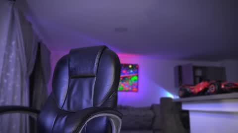 Frank Farrell. Hey remember to give me a thumbs up Ty online show from September 15, 2025, 12:21 am