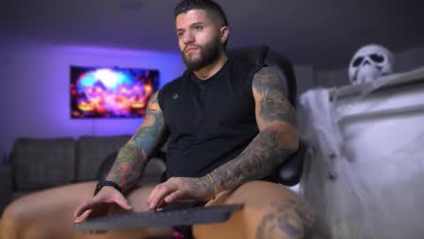 Frank Farrell. Hey remember to give me a thumbs up Ty online show from October 28, 2025, 3:43 am