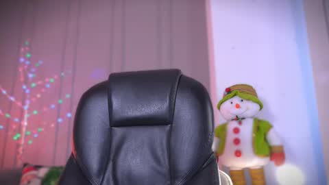 Frank Farrell. Hey remember to give me a thumbs up Ty online show from December 3, 2025, 7:01 pm