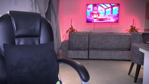 Frank Farrell. Hey remember to give me a thumbs up Ty online show from February 14, 2026, 3:25 am