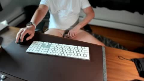 Snapshot of frankfruter10 chatting on June 23, 2026, 3:10 pm hung4fun online show from June 23, 2026, 3:10 pm