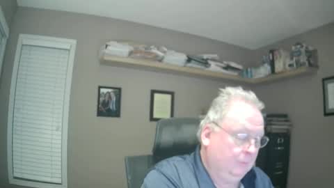 Snapshot of frankie6207 chatting on October 25, 2025, 6:21 am frankie6207 online show from October 25, 2025, 6:21 am
