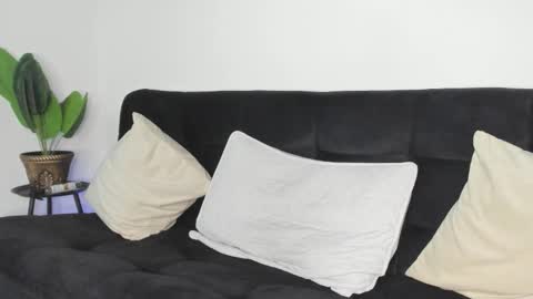 frank online show from November 25, 2025, 10:10 pm