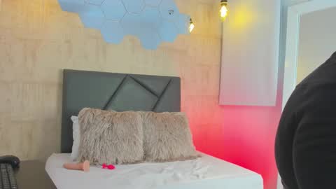 Snapshot of fransheska_mon chatting on December 13, 2024, 6:38 pm Fransheska online show from December 13, 2024, 6:38 pm
