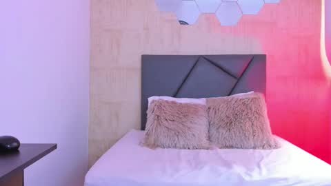 Snapshot of fransheska_mon chatting on December 24, 2024, 6:17 pm Fransheska online show from December 24, 2024, 6:17 pm