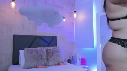 Snapshot of fransheska_mon chatting on March 12, 2025, 1:40 pm Fransheska online show from March 12, 2025, 1:40 pm
