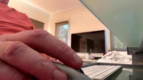 franzmontyhe online show from October 13, 2025, 5:40 am