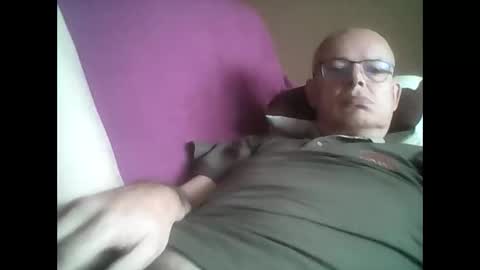 Snapshot of franznaked chatting on November 16, 2025, 1:28 pm Frantz online show from November 16, 2025, 1:28 pm