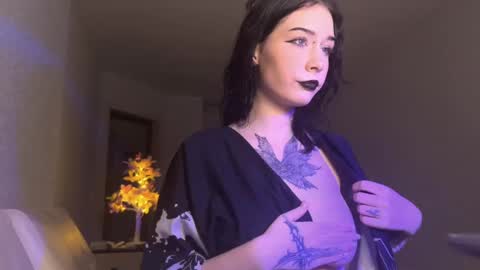 Snapshot of frau_basted chatting on January 16, 2025, 6:06 pm mistress Bastet and  mintcola online show from January 16, 2025, 6:06 pm