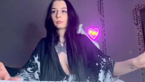 Snapshot of frau_basted chatting on February 19, 2025, 12:25 am mistress Bastet and  mintcola online show from February 19, 2025, 12:25 am