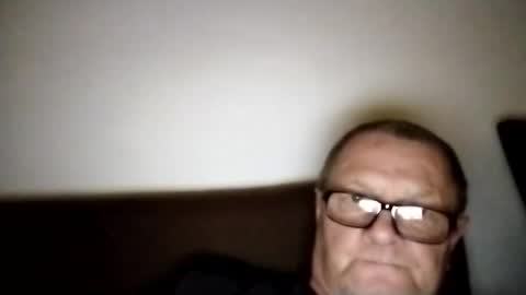 Snapshot of frauenfeind1 chatting on October 26, 2025, 2:12 pm Wolfi online show from October 26, 2025, 2:12 pm