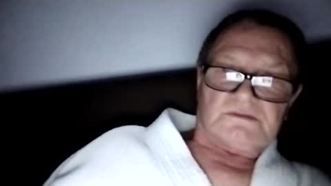 Snapshot of frauenfeind1 chatting on November 25, 2025, 5:24 pm Wolfi online show from November 25, 2025, 5:24 pm