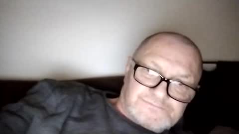 Snapshot of frauenfeind1 chatting on February 2, 2026, 12:48 pm Wolfi online show from February 2, 2026, 12:48 pm