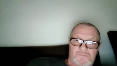 Snapshot of frauenfeind1 chatting on February 17, 2026, 9:06 am Wolfi online show from February 17, 2026, 9:06 am