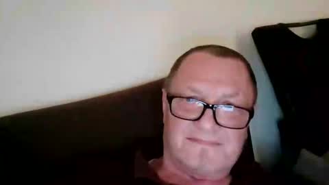 Snapshot of frauenfeind1 chatting on March 25, 2026, 6:30 am Wolfi online show from March 25, 2026, 6:30 am