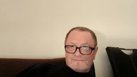 Snapshot of frauenfeind1 chatting on April 3, 2026, 6:11 am Wolfi online show from April 3, 2026, 6:11 am