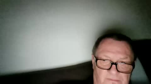 Snapshot of frauenfeind1 chatting on April 6, 2026, 5:08 am Wolfi online show from April 6, 2026, 5:08 am