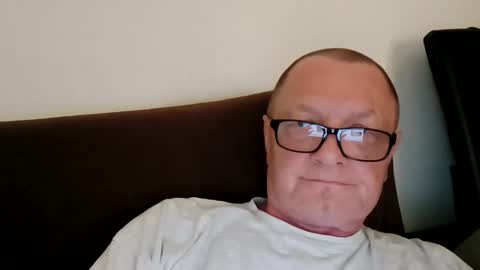 Snapshot of frauenfeind1 chatting on May 23, 2026, 6:18 am Wolfi online show from May 23, 2026, 6:18 am