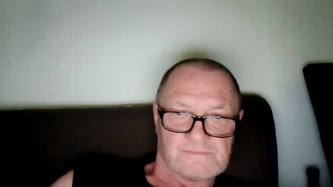 Snapshot of frauenfeind1 chatting on July 5, 2026, 12:34 pm Wolfi online show from July 5, 2026, 12:34 pm