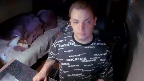 freak_azoid online show from December 19, 2025, 1:51 pm