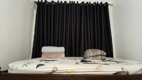 freaky_bunnies online show from February 7, 2026, 7:28 pm