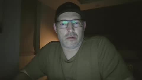 Snapshot of fred177771558049 chatting on April 8, 2026, 2:44 am fred177771558049 online show from April 8, 2026, 2:44 am