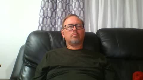 Snapshot of freddieknuck chatting on June 7, 2026, 4:05 am Just Fred online show from June 7, 2026, 4:05 am