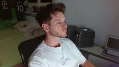Snapshot of freddy_star chatting on May 4, 2026, 12:23 pm Frederick Perin online show from May 4, 2026, 12:23 pm