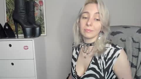 Snapshot of freeanne chatting on June 10, 2026, 7:07 am Anne online show from June 10, 2026, 7:07 am
