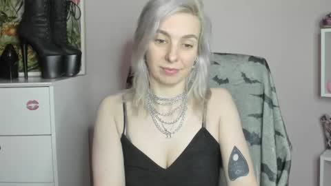 Snapshot of freeanne chatting on July 3, 2026, 6:42 am Anne online show from July 3, 2026, 6:42 am