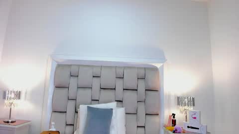 Snapshot of frehia_dimou chatting on May 3, 2026, 2:45 pm Frehia online show from May 3, 2026, 2:45 pm