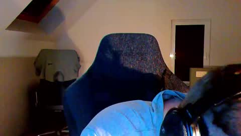 French fries online show from November 20, 2025, 8:52 pm