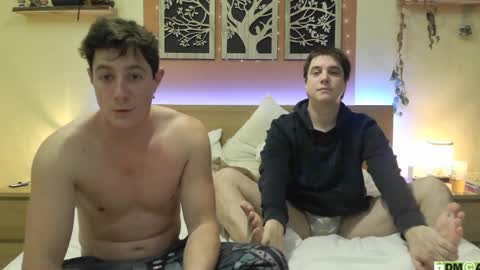 Snapshot of frenchhornybibs chatting on January 31, 2025, 9:26 pm French Horny Bibs online show from January 31, 2025, 9:26 pm