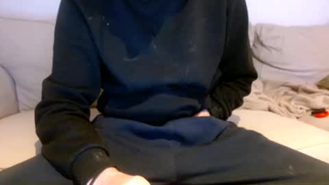 Snapshot of frenchms chatting on December 12, 2024, 5:37 pm frenchms online show from December 12, 2024, 5:37 pm