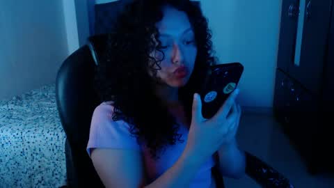 Snapshot of freud_x_louise1 chatting on May 14, 2026, 4:47 pm Louise online show from May 14, 2026, 4:47 pm