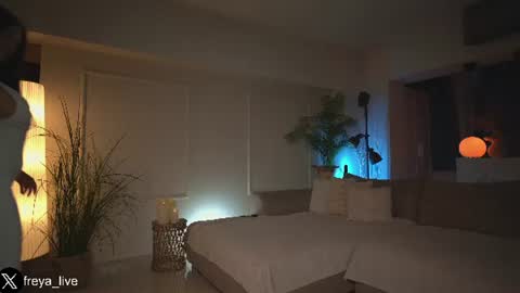 Snapshot of freya_ chatting on June 19, 2026, 6:56 pm Freya online show from June 19, 2026, 6:56 pm