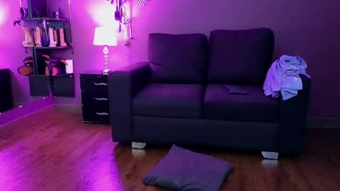     online show from December 17, 2024, 6:35 am