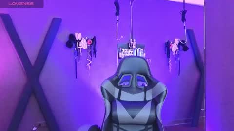     online show from March 5, 2025, 8:21 pm