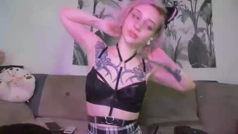 Snapshot of freyakatty chatting on July 9, 2026, 3:27 pm Freyakatty online show from July 9, 2026, 3:27 pm