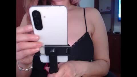 FREYJA LOREN online show from May 7, 2026, 11:26 am
