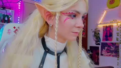 Frida A boost to fortune for the one who gives a thumbs up and a bonus lucky for those who support me by joining the fanclub online show from November 7, 2025, 1:55 pm