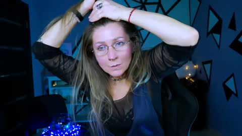 Snapshot of fridatander chatting on December 25, 2024, 12:37 pm Frida Tander online show from December 25, 2024, 12:37 pm