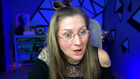 Snapshot of fridatander chatting on February 8, 2025, 1:01 pm Frida Tander online show from February 8, 2025, 1:01 pm