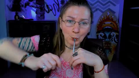 Snapshot of fridatander chatting on February 28, 2025, 9:04 am Frida Tander online show from February 28, 2025, 9:04 am