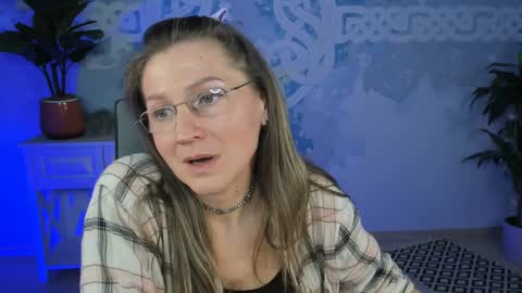 Snapshot of fridatander chatting on March 7, 2025, 8:44 pm Frida Tander online show from March 7, 2025, 8:44 pm