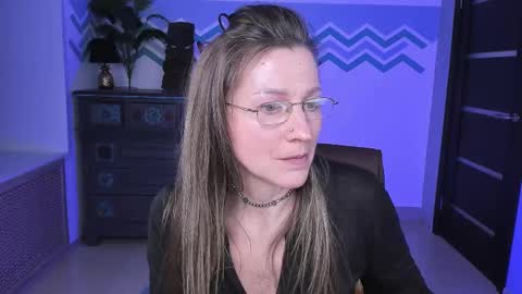 Snapshot of fridatander chatting on March 9, 2025, 8:31 pm Frida Tander online show from March 9, 2025, 8:31 pm