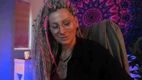Frida Tander online show from May 29, 2026, 6:11 am