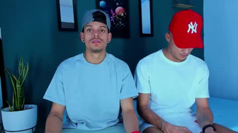 Adam y pitter online show from March 2, 2025, 11:20 pm