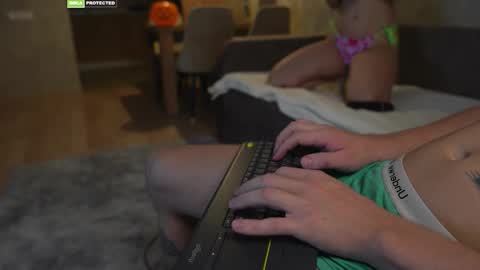 friendsurdreams online show from October 27, 2025, 7:29 pm