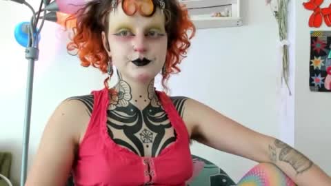Snapshot of friskyflowers chatting on May 13, 2026, 5:32 pm cherry online show from May 13, 2026, 5:32 pm